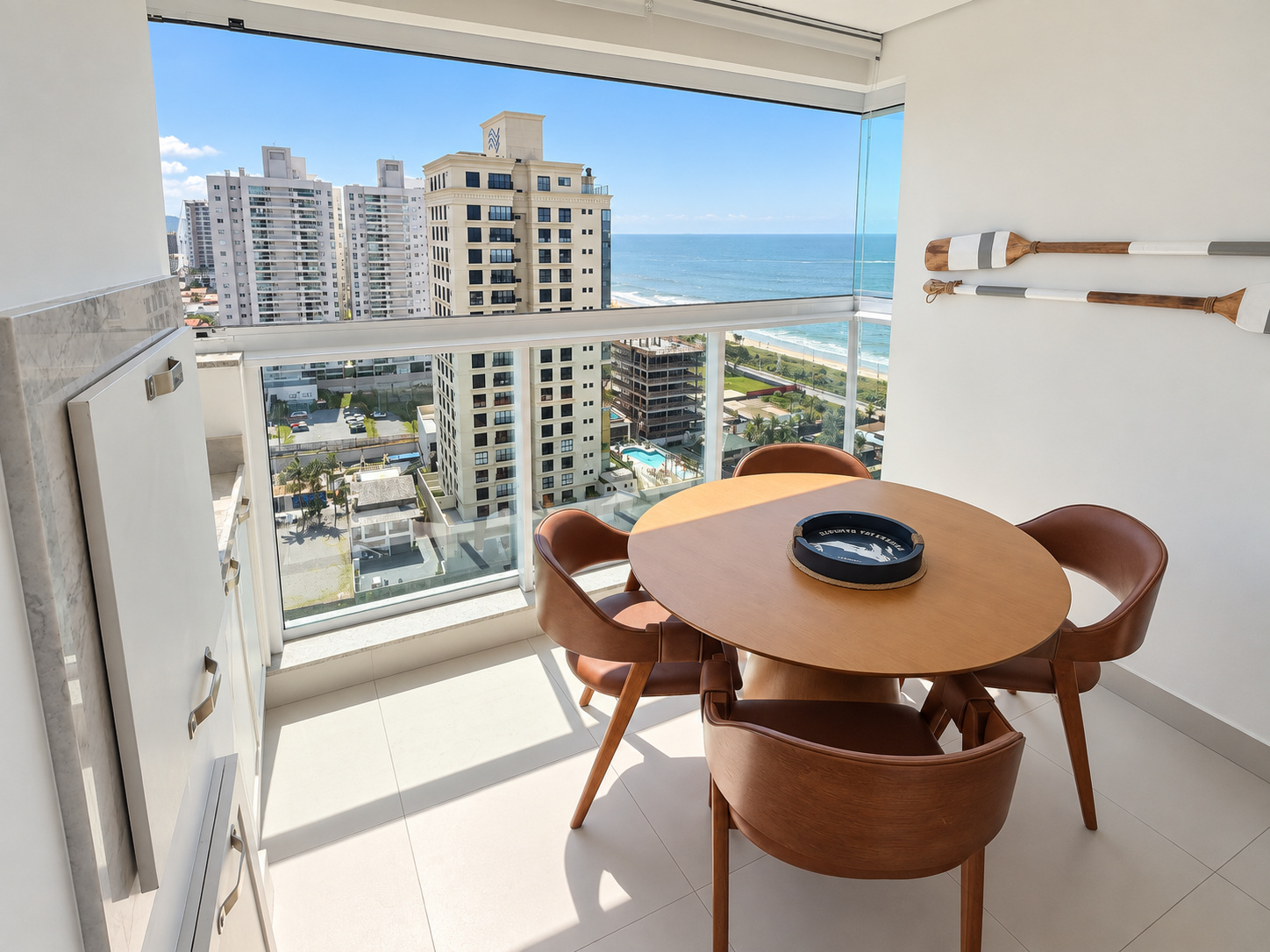 Varanda com vista para o mar